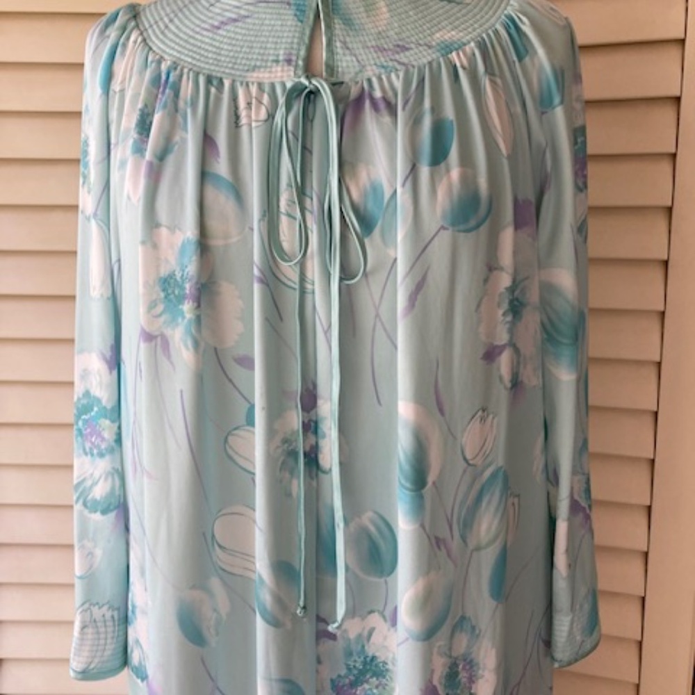 Vintage Evelyn Pearson Go-Coat Lounger - Picture 9 of 12